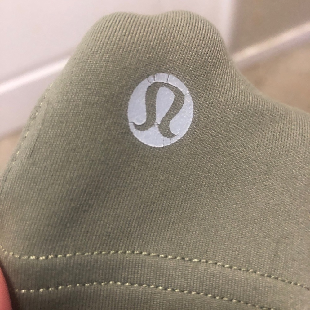 lululemon athletica Olive Green Drawstring Athletic Shorts Aize Small great con - Picture 6 of 6